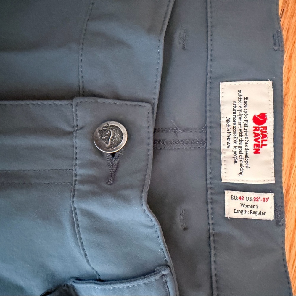Women's Fall raven NWT